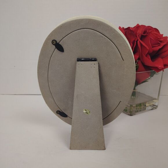 Vintage 90s White Oval Picture Frame Floral Embossed Shabby Chic Victorian Style - Picture 4 of 7